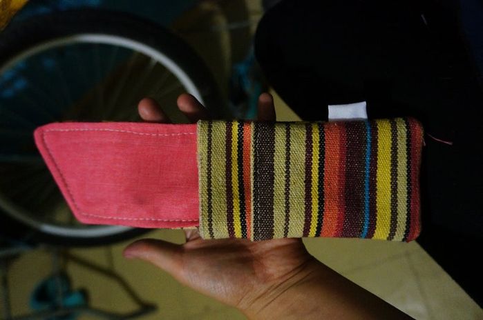 墨西哥传统风格手机包DIY教程:手工缝制与创意装饰-第15张图片-趣作屋 墨西哥传统风格手机包DIY教程:手工缝制与创意装饰-第15张图片-趣作屋