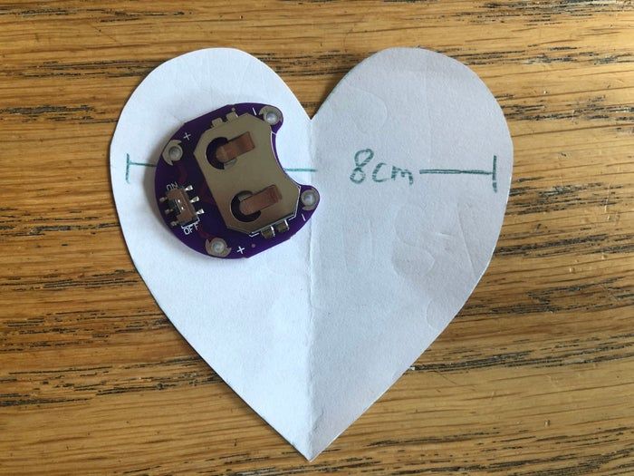 手工制作发光心形布艺教程：用导电线与LED打造个性饰品-第4张图片-趣作屋