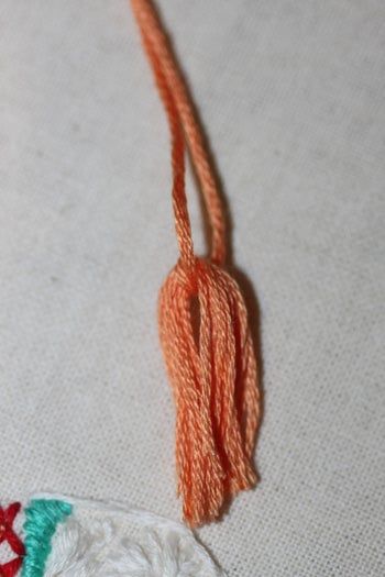 手工刺绣羊驼教程:从毛衣改造到创意手提包装饰-第18张图片-趣作屋 手工刺绣羊驼教程:从毛衣改造到创意手提包装饰-第18张图片-趣作屋