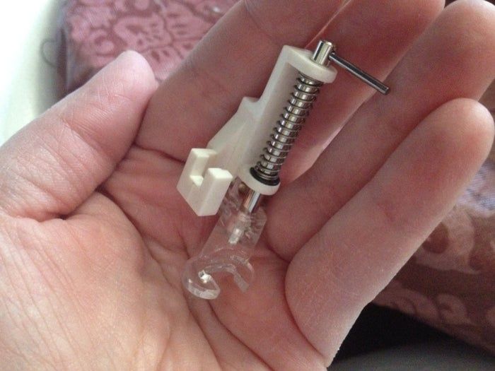 低成本机绣手工教程：用缝纫机制作个性化礼物全攻略-第4张图片-趣作屋