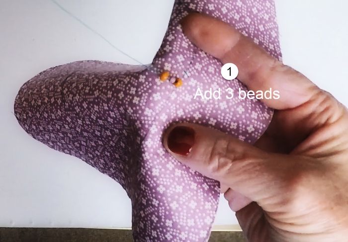 DIY刺绣心形靠垫手工教程:附图案下载与详细步骤-第8张图片-趣作屋 DIY刺绣心形靠垫手工教程:附图案下载与详细步骤-第8张图片-趣作屋