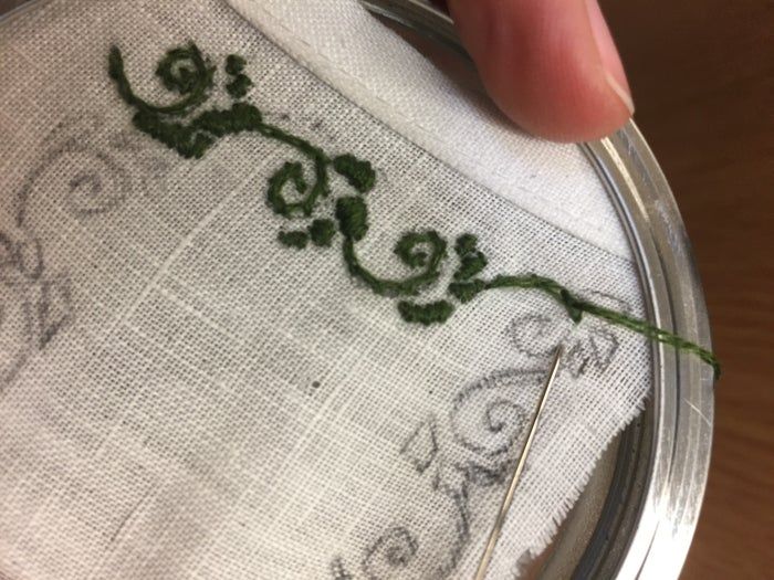 手工刺绣流苏书签制作教程-第11张图片-趣作屋 手工刺绣流苏书签制作教程-第11张图片-趣作屋