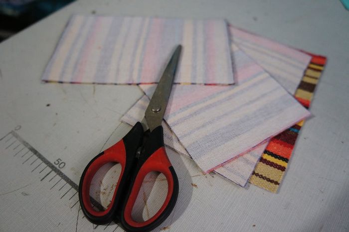 墨西哥传统风格手机包DIY教程:手工缝制与创意装饰-第7张图片-趣作屋 墨西哥传统风格手机包DIY教程:手工缝制与创意装饰-第7张图片-趣作屋