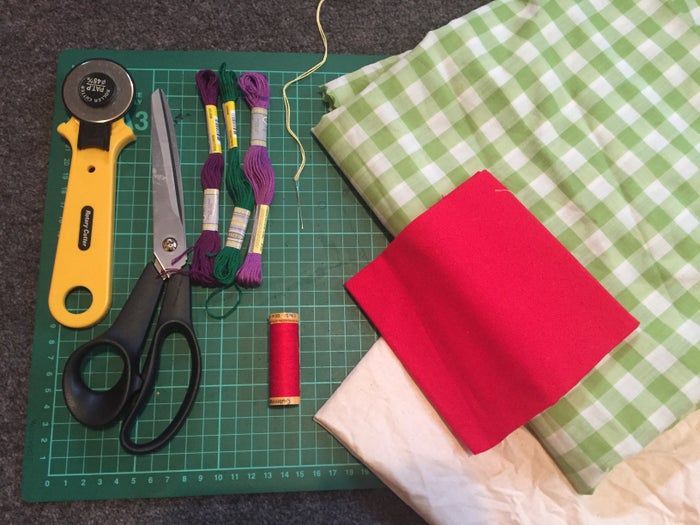 手工刺绣靠垫制作教程:打造《仲夏夜之梦》主题礼物-第2张图片-趣作屋 手工刺绣靠垫制作教程:打造《仲夏夜之梦》主题礼物-第2张图片-趣作屋