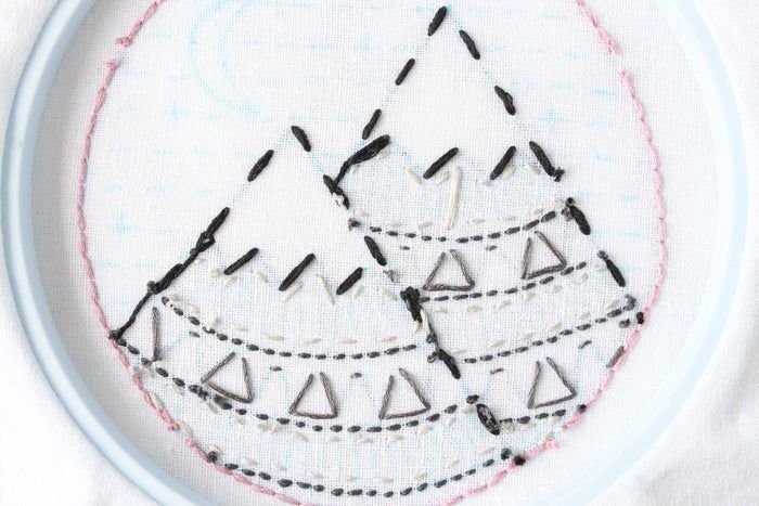 免费山景刺绣针法教程:掌握8种基础刺绣技巧-第54张图片-趣作屋 免费山景刺绣针法教程:掌握8种基础刺绣技巧-第54张图片-趣作屋