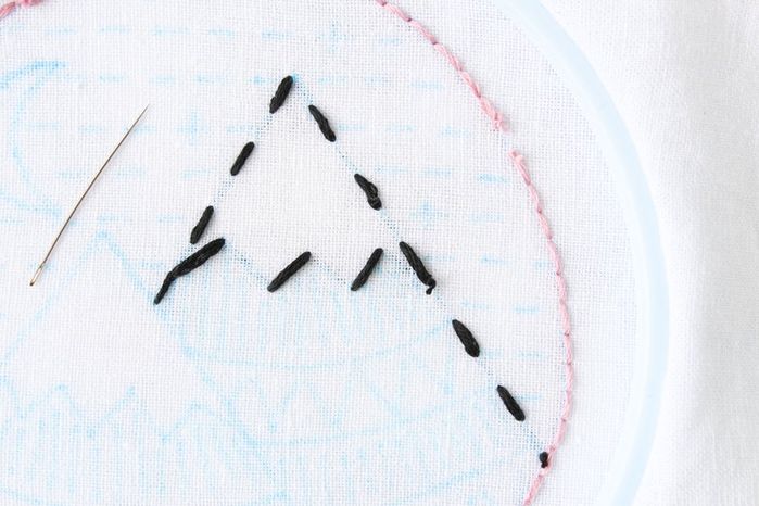 免费山景刺绣针法教程:掌握8种基础刺绣技巧-第27张图片-趣作屋 免费山景刺绣针法教程:掌握8种基础刺绣技巧-第27张图片-趣作屋