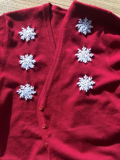 手工刺绣毛衣教程：用白色雪花图案打造冬季时尚-第9张图片-趣作屋