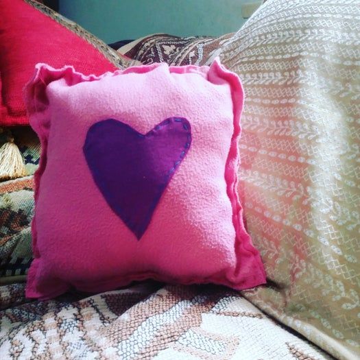 手工缝制小枕头教程:简单10步打造个性靠枕-第32张图片-趣作屋 手工缝制小枕头教程:简单10步打造个性靠枕-第32张图片-趣作屋