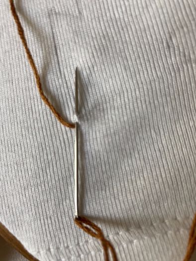 手工刺绣T恤教程：简单针法打造个性化设计-第7张图片-趣作屋