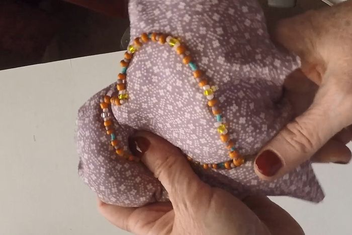 DIY刺绣心形靠垫手工教程:附图案下载与详细步骤-第16张图片-趣作屋 DIY刺绣心形靠垫手工教程:附图案下载与详细步骤-第16张图片-趣作屋