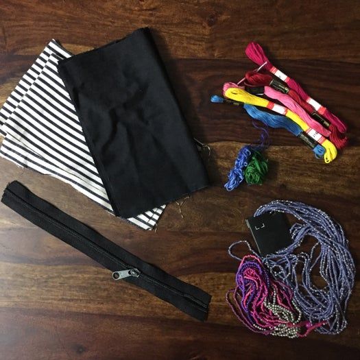 手工刺绣珠片手拿包DIY教程:详细步骤教你制作个性化蜜蜂图案手拿包-第3张图片-趣作屋 手工刺绣珠片手拿包DIY教程:详细步骤教你制作个性化蜜蜂图案手拿包-第3张图片-趣作屋