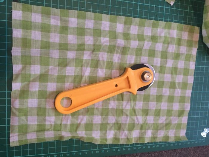 手工刺绣靠垫制作教程:打造《仲夏夜之梦》主题礼物-第3张图片-趣作屋 手工刺绣靠垫制作教程:打造《仲夏夜之梦》主题礼物-第3张图片-趣作屋