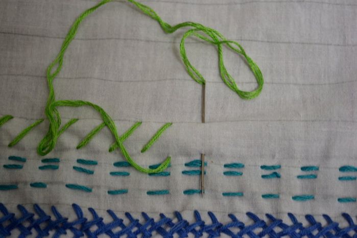 用刺绣线碎片制作多彩棉质围巾的详细教程-第13张图片-趣作屋