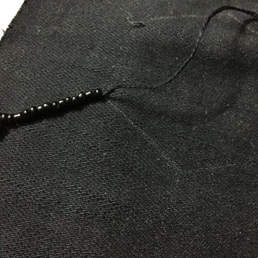 手工刺绣珠片手拿包DIY教程:详细步骤教你制作个性化蜜蜂图案手拿包-第7张图片-趣作屋 手工刺绣珠片手拿包DIY教程:详细步骤教你制作个性化蜜蜂图案手拿包-第7张图片-趣作屋