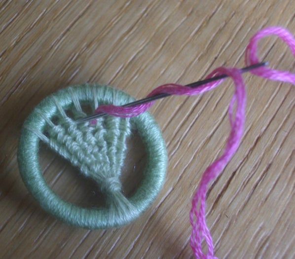 手工制作多塞特花束纽扣胸针教程-第17张图片-趣作屋