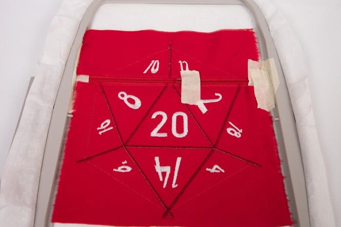 DIY D20骰子造型笔袋教程 - 刺绣机制作指南-第27张图片-趣作屋 DIY D20骰子造型笔袋教程 - 刺绣机制作指南-第27张图片-趣作屋