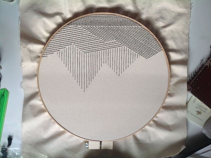 周末手工刺绣教程:轻松完成大号山峦刺绣作品-第1张图片-趣作屋 周末手工刺绣教程:轻松完成大号山峦刺绣作品-第1张图片-趣作屋