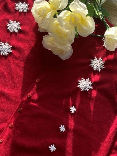 手工刺绣毛衣教程：用白色雪花图案打造冬季时尚-第12张图片-趣作屋