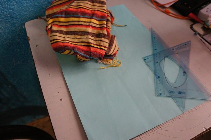 墨西哥传统风格手机包DIY教程:手工缝制与创意装饰-第2张图片-趣作屋 墨西哥传统风格手机包DIY教程:手工缝制与创意装饰-第2张图片-趣作屋