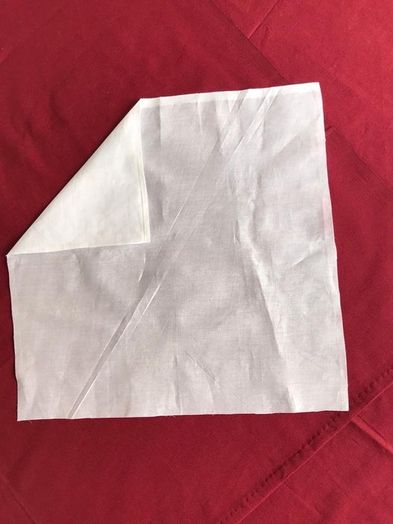 复古手帕手工刺绣教程:打造精美镂空网布手帕-第4张图片-趣作屋 复古手帕手工刺绣教程:打造精美镂空网布手帕-第4张图片-趣作屋