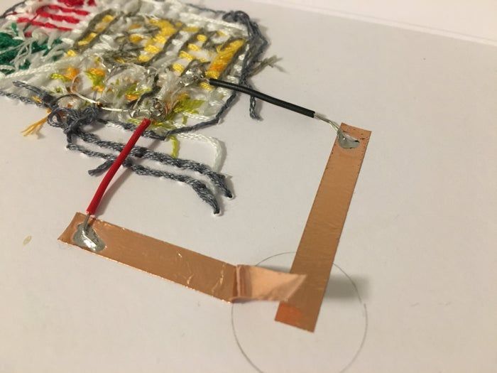 融合传统与科技：DIY会发光的十字绣卡片教程-第12张图片-趣作屋