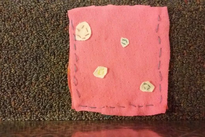 手工缝制小枕头教程:简单10步打造个性靠枕-第28张图片-趣作屋 手工缝制小枕头教程:简单10步打造个性靠枕-第28张图片-趣作屋