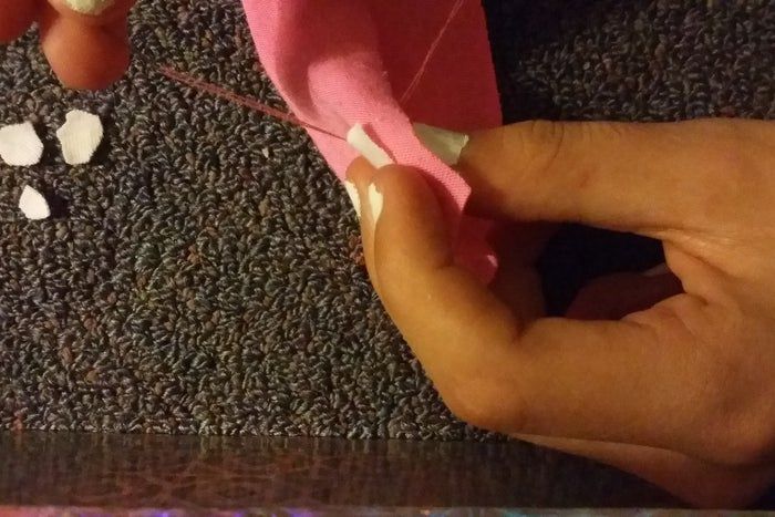 手工缝制小枕头教程:简单10步打造个性靠枕-第19张图片-趣作屋 手工缝制小枕头教程:简单10步打造个性靠枕-第19张图片-趣作屋