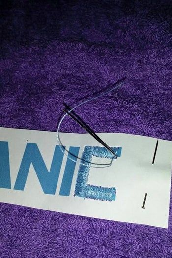 手工刺绣毛巾教程:低成本制作‘别慌’毛巾-第7张图片-趣作屋 手工刺绣毛巾教程:低成本制作‘别慌’毛巾-第7张图片-趣作屋