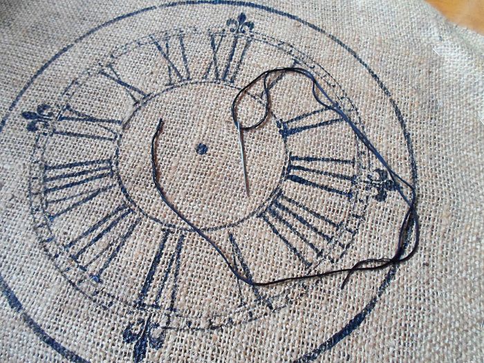 复古麻布手工刺绣挂钟制作教程-第11张图片-趣作屋 复古麻布手工刺绣挂钟制作教程-第11张图片-趣作屋