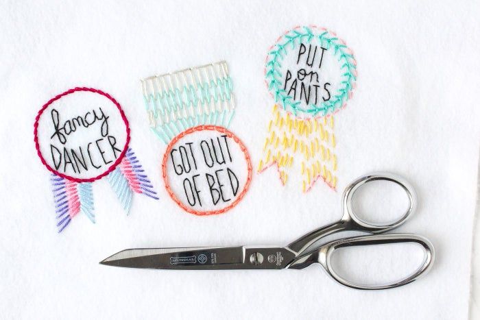 手工刺绣奖章贴片制作指南-第15张图片-趣作屋