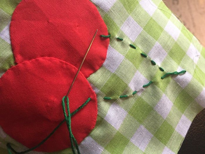 手工刺绣靠垫制作教程:打造《仲夏夜之梦》主题礼物-第9张图片-趣作屋 手工刺绣靠垫制作教程:打造《仲夏夜之梦》主题礼物-第9张图片-趣作屋