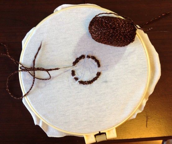 手工刺绣社交媒体标志补丁教程-第11张图片-趣作屋