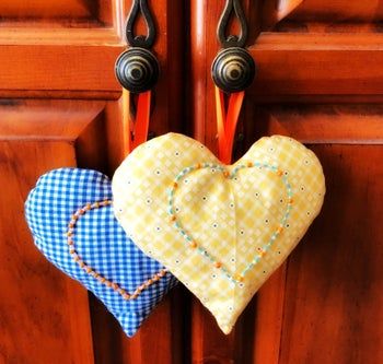 DIY刺绣心形靠垫手工教程:附图案下载与详细步骤-第3张图片-趣作屋 DIY刺绣心形靠垫手工教程:附图案下载与详细步骤-第3张图片-趣作屋