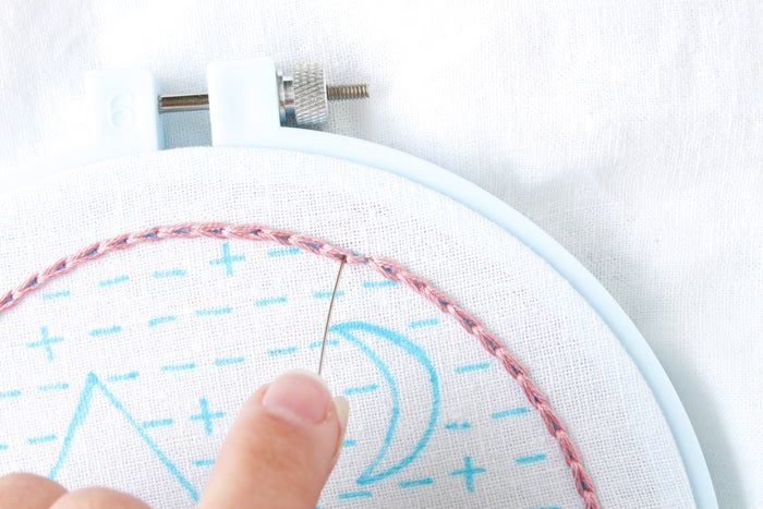 免费山景刺绣针法教程:掌握8种基础刺绣技巧-第17张图片-趣作屋 免费山景刺绣针法教程:掌握8种基础刺绣技巧-第17张图片-趣作屋