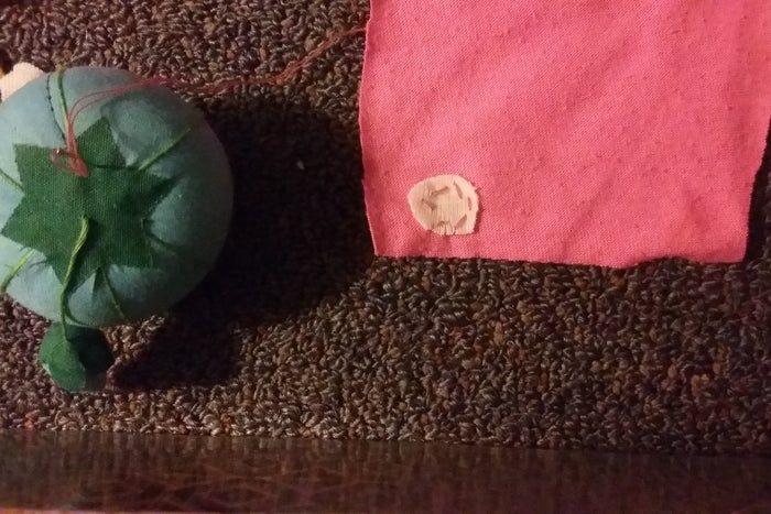 手工缝制小枕头教程:简单10步打造个性靠枕-第23张图片-趣作屋 手工缝制小枕头教程:简单10步打造个性靠枕-第23张图片-趣作屋