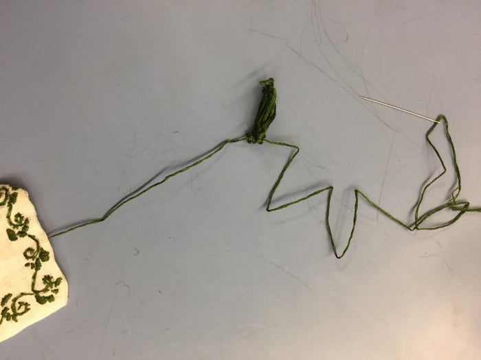 手工刺绣流苏书签制作教程-第18张图片-趣作屋 手工刺绣流苏书签制作教程-第18张图片-趣作屋