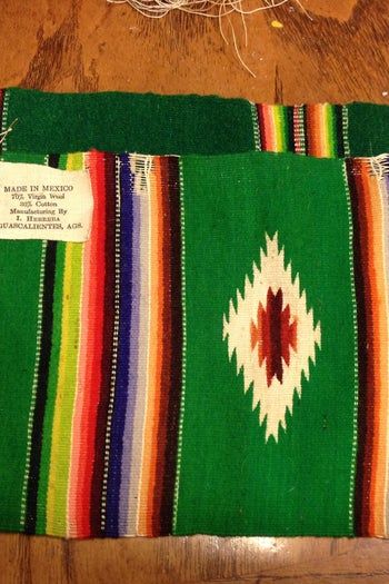 低成本DIY修补匡威鞋教程：用墨西哥毯子打造个性运动鞋-第3张图片-趣作屋