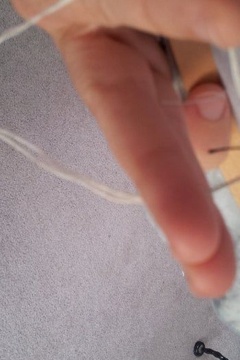 手工刺绣入门教程：掌握回针绣、茎状绣与缎面绣技巧-第5张图片-趣作屋