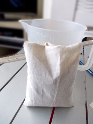 手工制作熊猫加热枕教程:简单步骤打造温暖玩具与暖手宝-第21张图片-趣作屋