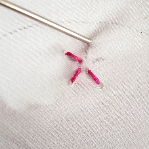 DIY迷你刺绣项链制作教程-第11张图片-趣作屋 DIY迷你刺绣项链制作教程-第11张图片-趣作屋