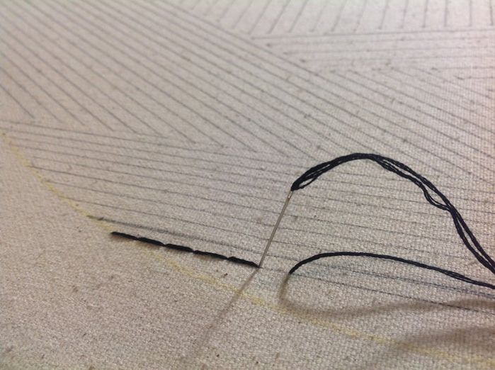 周末手工刺绣教程:轻松完成大号山峦刺绣作品-第17张图片-趣作屋 周末手工刺绣教程:轻松完成大号山峦刺绣作品-第17张图片-趣作屋