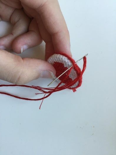 手工缝制徽章教程：个性化你的服饰与包袋-第10张图片-趣作屋