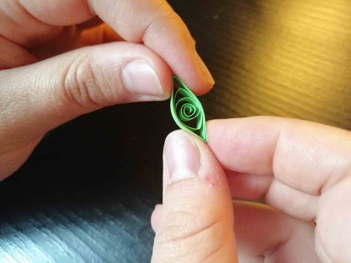 家庭手工制作美丽镂空面具教程-第16张图片-趣作屋