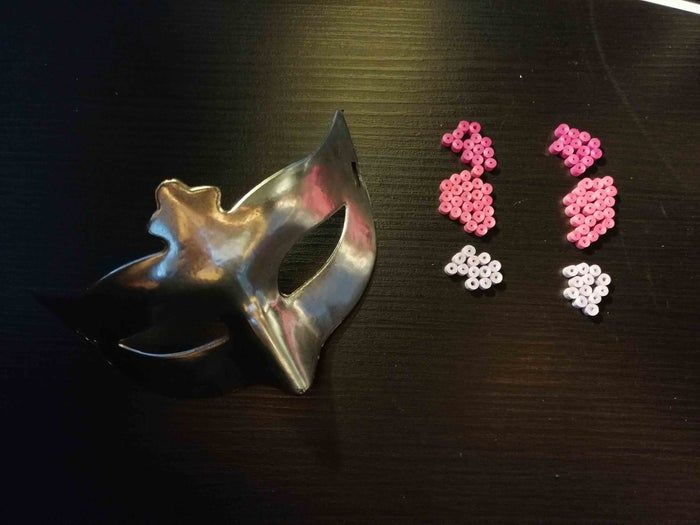 家庭手工制作美丽镂空面具教程-第11张图片-趣作屋