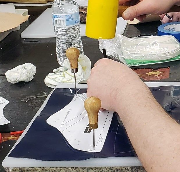轻松DIY：从零开始制作个性化皮质运动鞋-第9张图片-趣作屋