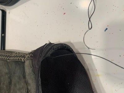 UGG鞋底修复指南：详细步骤与技巧分享-第8张图片-趣作屋