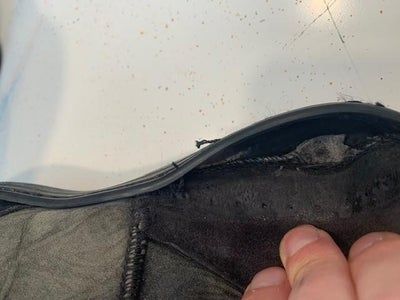 UGG鞋底修复指南：详细步骤与技巧分享-第3张图片-趣作屋