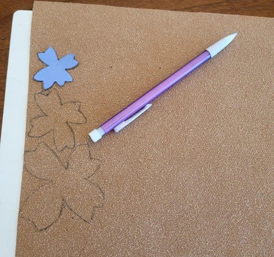 亲子手工：简易DIY人造皮革花发圈制作指南-第6张图片-趣作屋