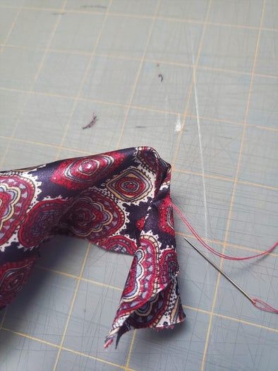 旧领带改造：简易丝绸胸花制作指南-第5张图片-趣作屋