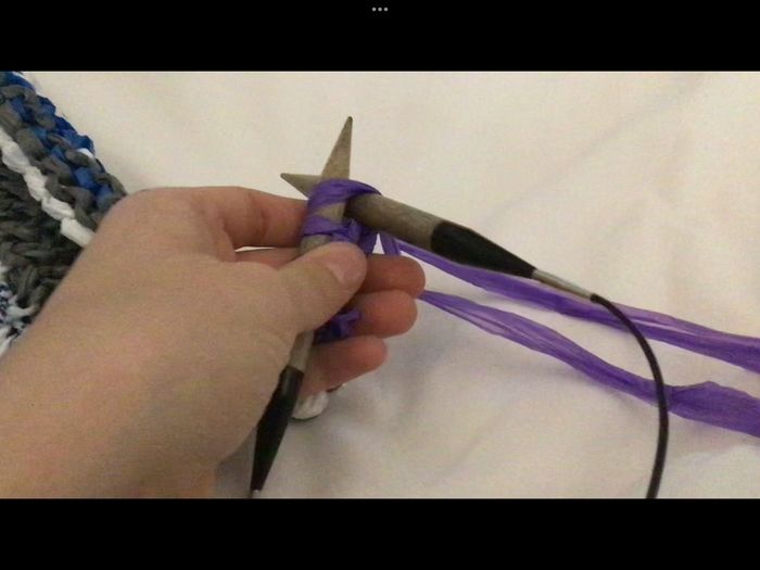 用塑料袋做环保手提包,拯救海洋的DIY教程-第21张图片-趣作屋 用塑料袋做环保手提包,拯救海洋的DIY教程-第21张图片-趣作屋